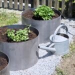 Pflanzringe aus Blech: Einfache Gartengestaltung